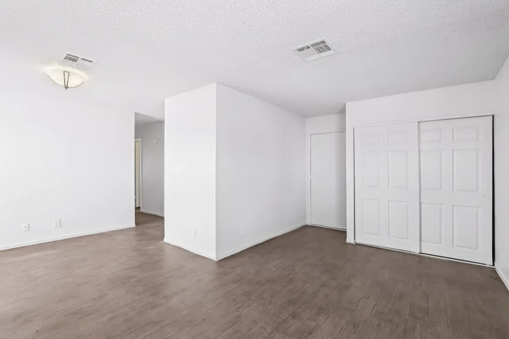 Ashford Manor Living Room